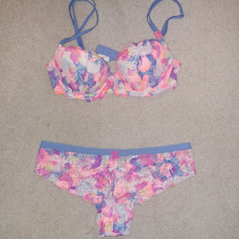 Victoria's Secret PINK Push Up Bra and Cheekster